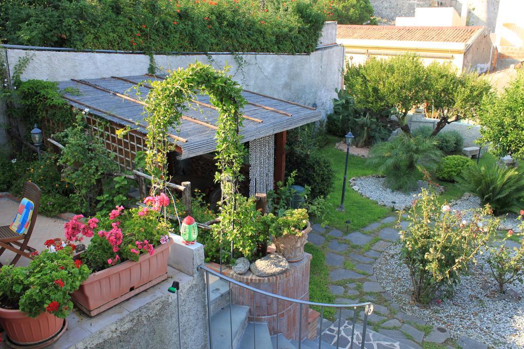 مبيت وإفطار ميلاتسو L'Antico Borgo المظهر الخارجي الصورة